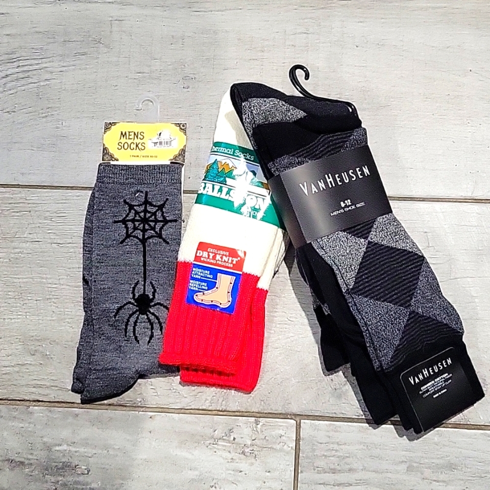 Van Heusen  and more sock bundel for men  5 pairs all together